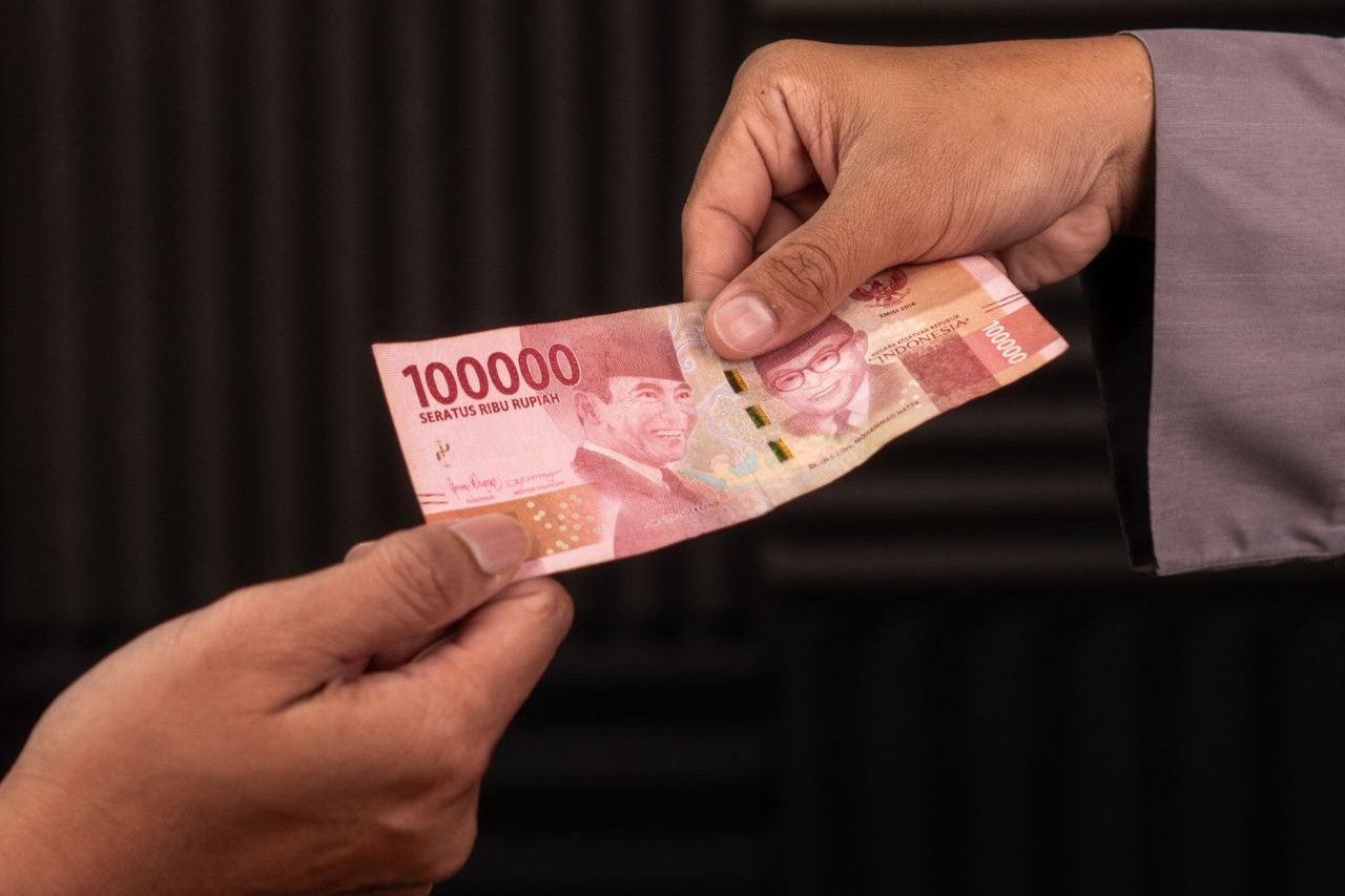 Yuk, pelajari tips penting seputar pengelolaan utang agar hubungan tetap harmonis dan bebas drama!