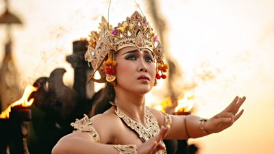Yuk, kenali cara seru dan keren buat melestarikan warisan kesenian tradisional supaya nggak punah ditelan zaman!