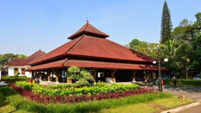 Yuk, kenali lebih dekat rahasia tersembunyi dan filosofi menakjubkan di balik megahnya arsitektur rumah adat Nusantara!