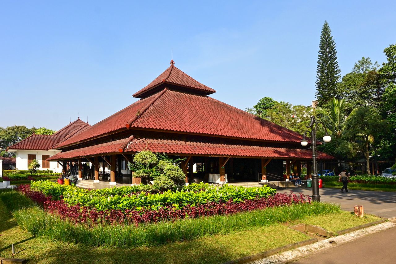Yuk, kenali lebih dekat rahasia tersembunyi dan filosofi menakjubkan di balik megahnya arsitektur rumah adat Nusantara!
