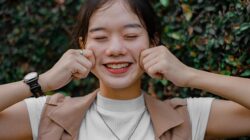 Terbongkar! Ciri Orang Iri yang Sering Pasang Muka Manis