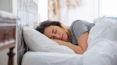 Yuk, cari tahu durasi tidur ideal agar wajahmu makin glowing dan tubuh bebas lelah sepanjang hari!
