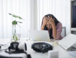 Strategi Efektif Menjaga Kesehatan Mental di Lingkungan Kerja Secara Berkelanjutan