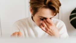 Yuk, kenali berbagai akibat kurang tidur dan temukan cara mudah mengatasinya agar tubuh kembali bugar!