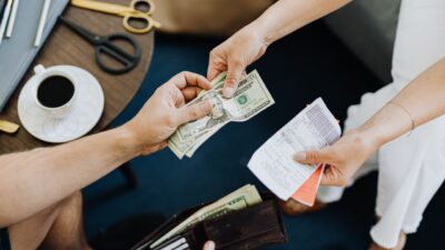 Etika Memberi Tip untuk Guide Gratisan