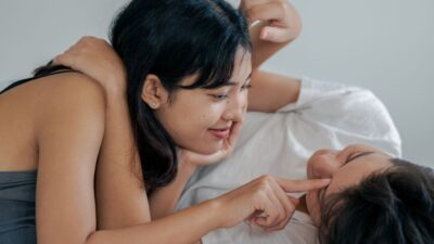 Yuk, ketahui lebih dekat dahsyatnya hormon cinta dari sisi cuddle agar hubungan semakin harmonis dan langgeng!