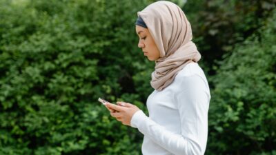 Temukan cara melunasi utang dengan lebih tenang tanpa bikin mental down agar hidup bisa kembali nyaman!