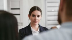 Keselin Banget? Begini Hadapi Rekan Kerja yang Sok Berkuasa