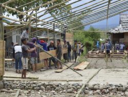 Makin Jarang Ditemui, Kebiasaan gotong royong di Kota Besar Bikin Rindu Kampung Halaman!