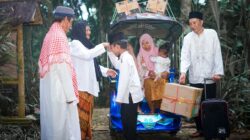 Ilustrasi Tradisi Mudik perjalanan pulang kampung untuk mempererat silaturahmi keluarga.