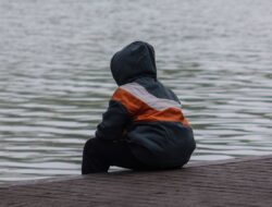 Anak Broken Home Sering Disangka Baik, Padahal Menyimpan Luka Ini