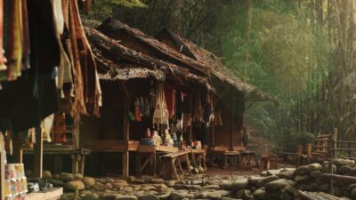 Yuk, intip berbagai kearifan lokal menjaga alam yang terbukti ampuh selamatkan bumi kita!