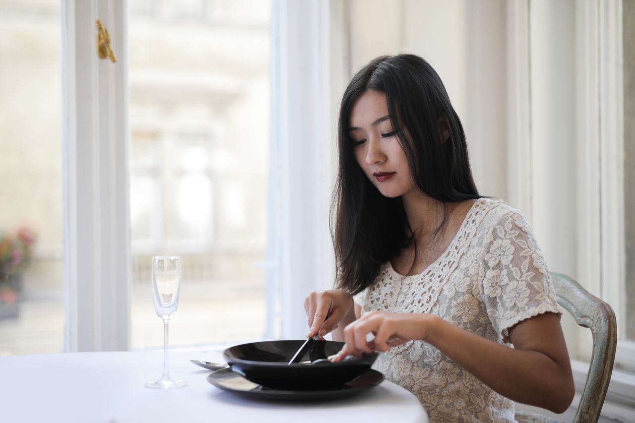 Yuk, kenalan sama mindful eating supaya hidupmu jadi lebih sehat dan bahagia setiap hari!