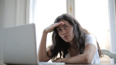 Yuk, temukan cara menghentikan prokrastinasi sekarang juga agar kariermu tetap aman dan makin sukses!