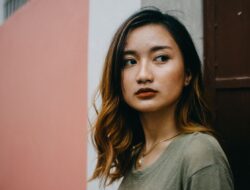 Sifat Egois vs Apatis, Mana yang Paling Bikin Muak?