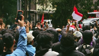 Dampak Nyata Oligarki di Indonesia