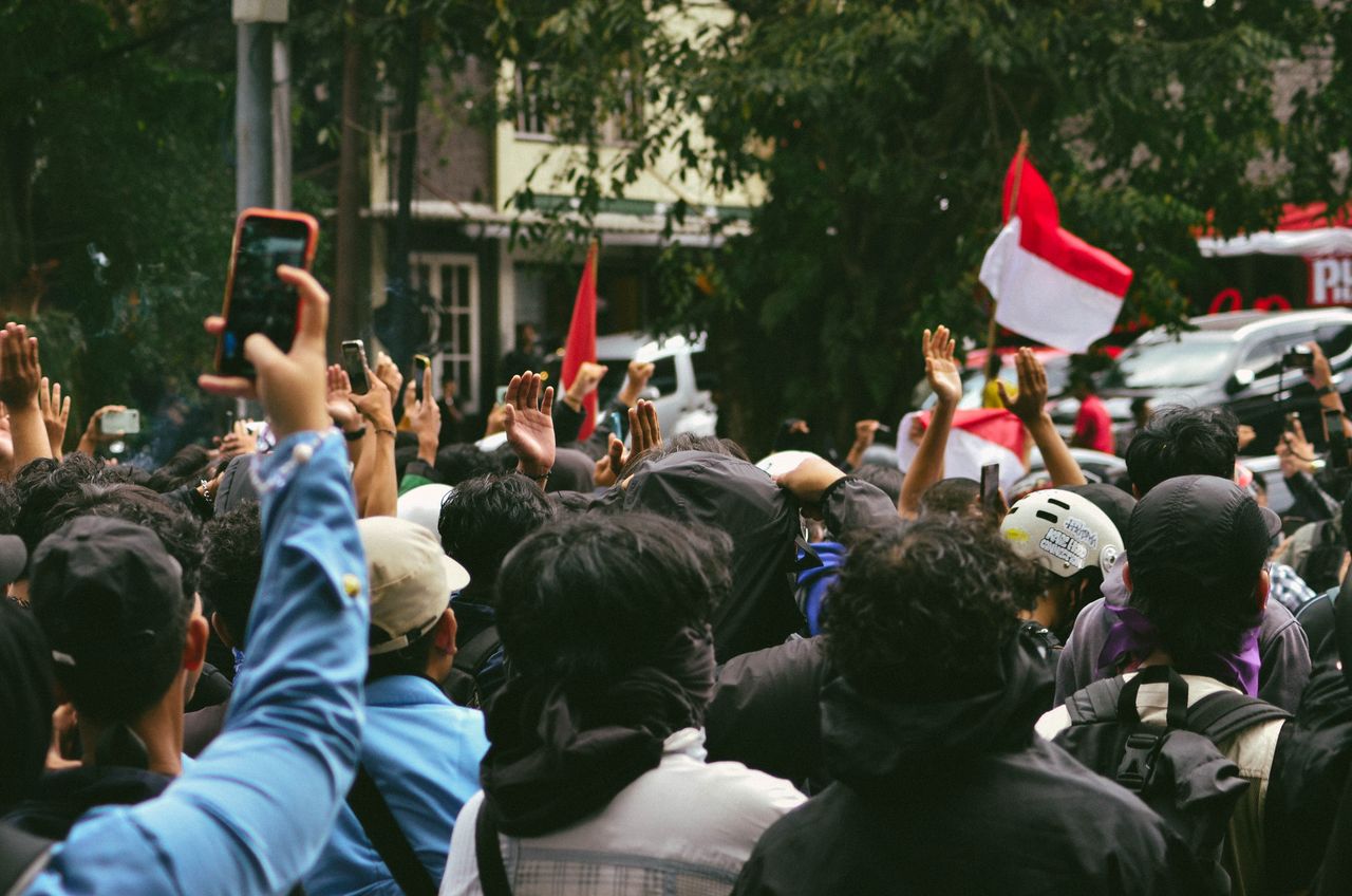 Dampak Nyata Oligarki di Indonesia