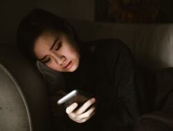 Bikin Baper Menahun, Kenapa Dia Nggak Pernah Ajak Jadian?