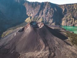 Ini Alasan Kenapa Gunung Berapi Indonesia Gampang Meletus dan Sering Digoyang Gempa