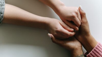 Perbedaan Aware dan Care Sebenarnya