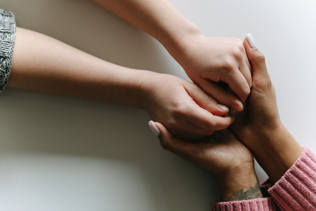 Perbedaan Aware dan Care Sebenarnya