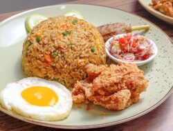 Kuliner Tradisional Indonesia Ini Malah Bikin Bule Rela Antre Berjam-Jam Demi Coba