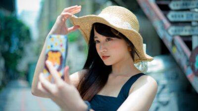 Psikologi Orang Suka Pamer di Media Sosial