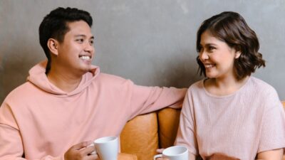 Yuk, pelajari rahasia sikap terbuka agar orang lain langsung merasa nyaman dan percaya padamu!