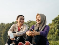 Yakin Temenmu Beneran Asik? Cek Ciri-Ciri Pertemanan yang Sehat Ini!