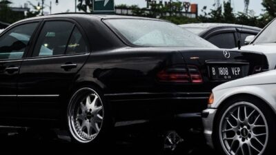 Pesona Gaya Old Money pada Mobil Sedan