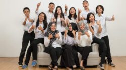 Ilustrasi profesional tentang strategi retensi karyawan untuk meningkatkan produktivitas perusahaan.