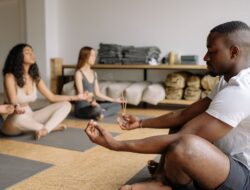 Stres Ditekan Komunitas? Saatnya Terapkan Mindful Living!