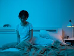 Tidurmu Berantakan Karena Overthinking? Coba Jurus Jitu Mengatasi Kecemasan Tidur Sekarang Juga!