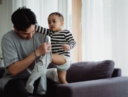 Anak Makin Jago Bantah? Jangan-jangan Kamu Telat Sadar Pentingnya Perubahan Gaya Parenting Ini!