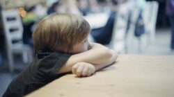 Orang Tua Pisah? Ini Fakta Dampak Perceraian Anak yang Sering Diabaikan!