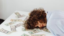 Atasi Financial Anxiety Biar Nggak Stress Tiap Hari!