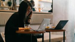 Yuk, temukan cara jitu mengatasi stres akademik agar kamu tetap waras dan makin semangat mengejar toga impianmu!