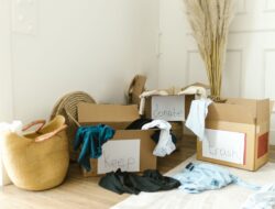 Decluttering Rumah Minimalis: Kenapa Hidupmu Terasa Lebih Ringan Setelah Beres-Beres?