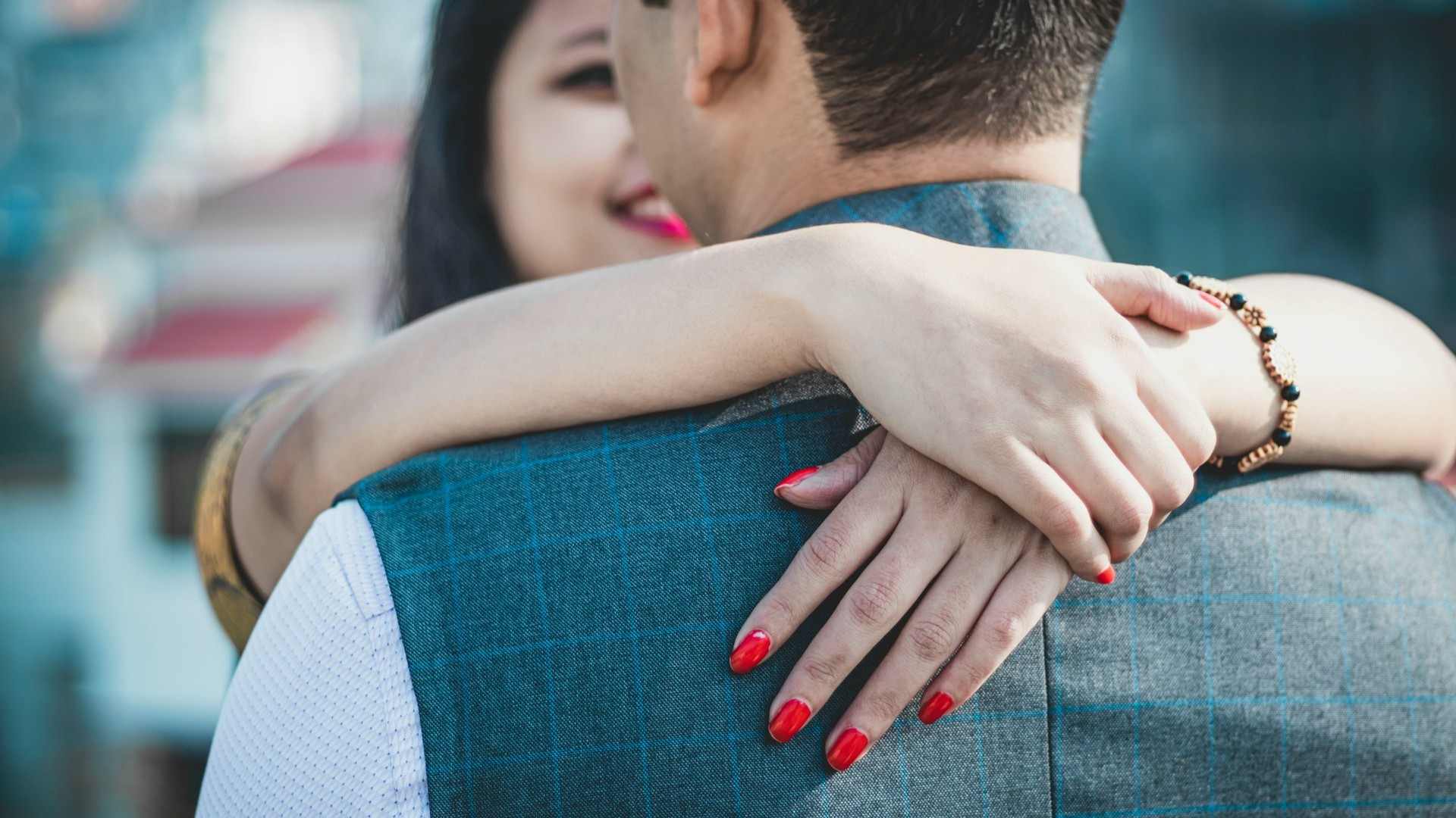 Jangan sampai salah langkah, yuk kenali berbagai ciri pasangan salah sejak dini agar hubunganmu tetap sehat!