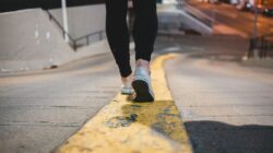 Tips Menjaga Gaya Hidup Sehat Tanpa Harus Menghitung Langkah Kaki