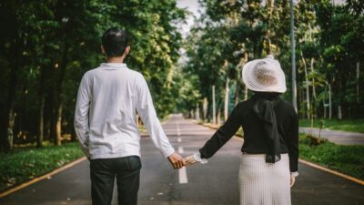 Yuk, kenali tanda-tanda Sinyal Hubungan Perlahan yang sering terlewat tapi punya makna sangat dalam untuk masa depan kal