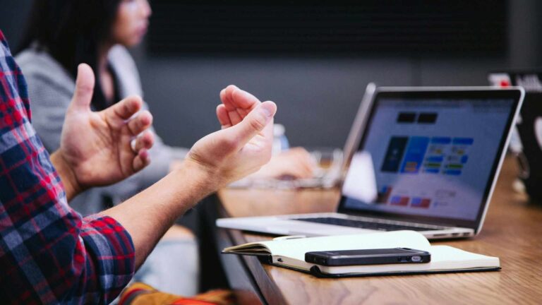 Soft Skills Penting yang Sengaja Disembunyikan Sekolah dan Orang Tua