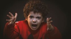 Jangan Emosi Dulu! Ini Cara Ampuh Menghadapi Anak Tantrum Tanpa Main Tangan