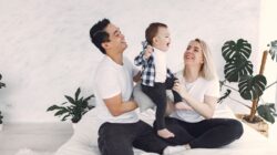 Karier Meroket Tapi Anak Malah Jauh? Rahasia Parenting Usia 30an Ini Wajib Dicoba Biar Gak Stres!