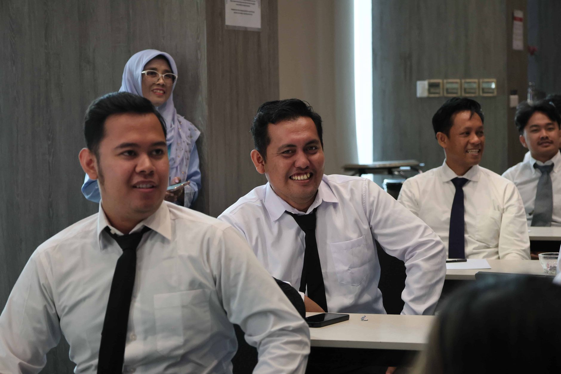 Illustration of Kenapa Istilah "Budak Korporat" Sekarang Lagi Ramai Dibicarakan?