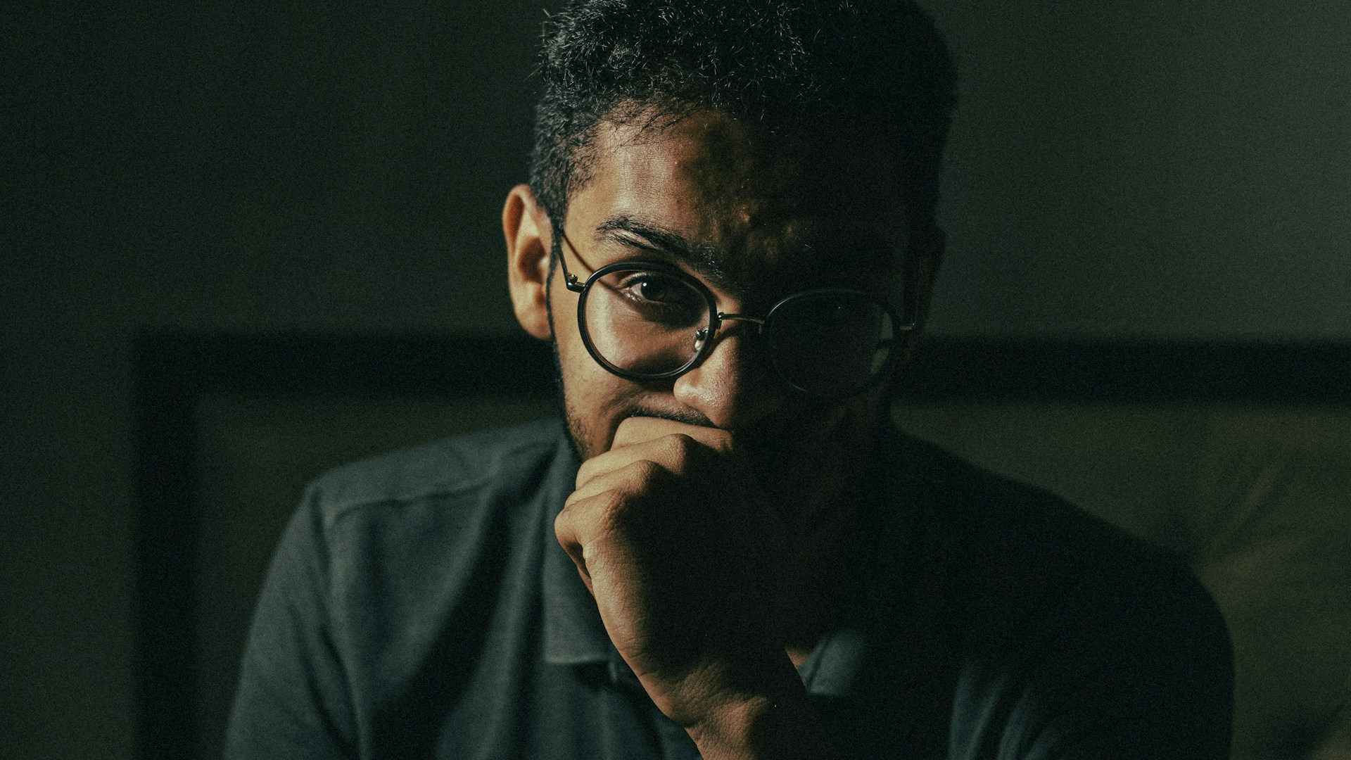 Penasaran nggak sih sama deretan Pertanyaan Rahasia Pria yang sering dipendam tapi dijamin bikin senyum-senyum sendiri?