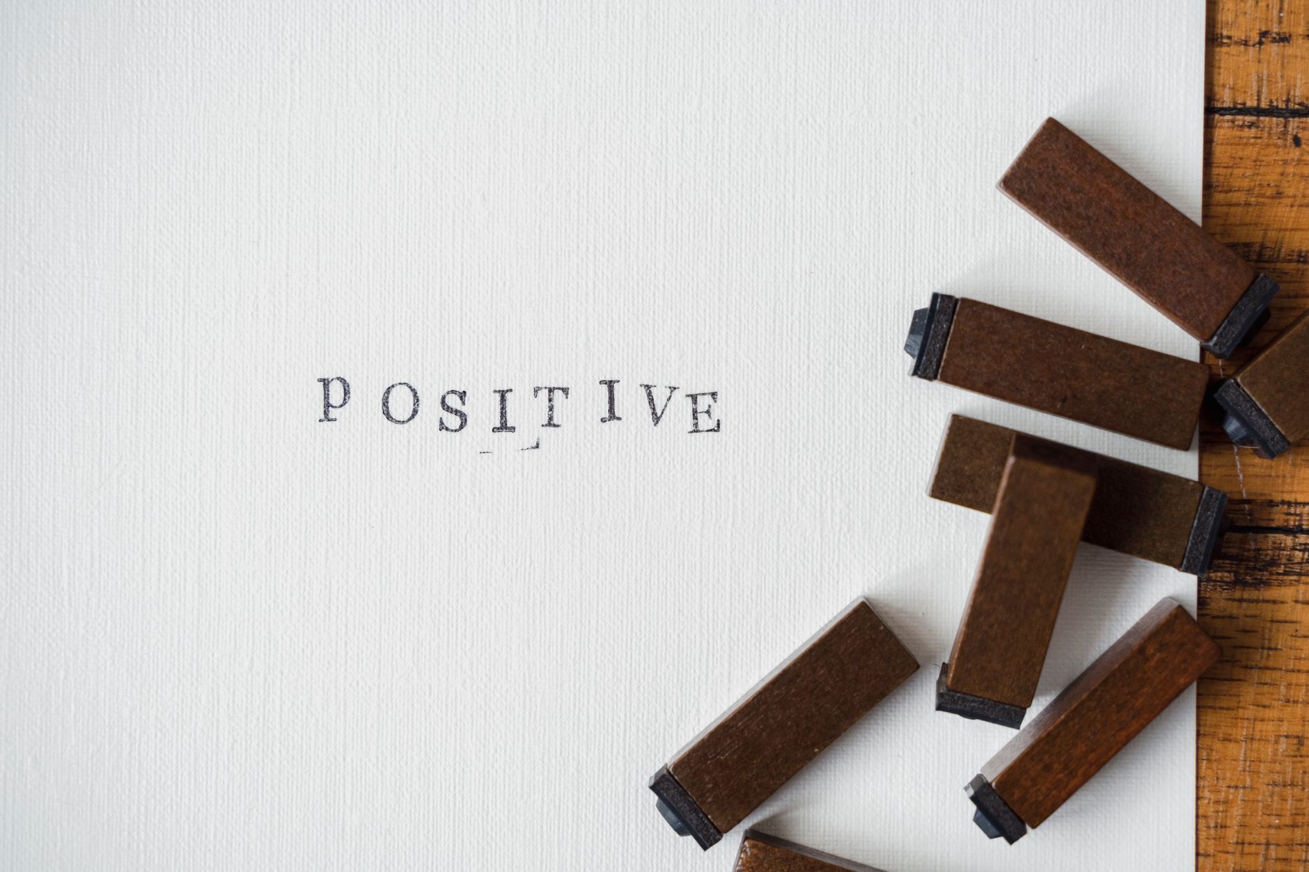 Illustration of Mengubah Pola Pikir Negatif Menjadi Motivasi Positif untuk Meraih Kesuksesan Hidup