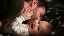 Biar Anak Tumbuh Pede, Yuk Amalkan Afirmasi Positif Anak Sebelum Tidur!