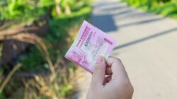 Yuk, mulai terapkan tips atur anggaran bulanan yang tepat agar keuangan makin sehat dan bebas dari jeratan utang!
