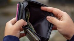 Gaji UMR Tapi Ingin Bebas Utang Konsumtif? Begini Caranya!